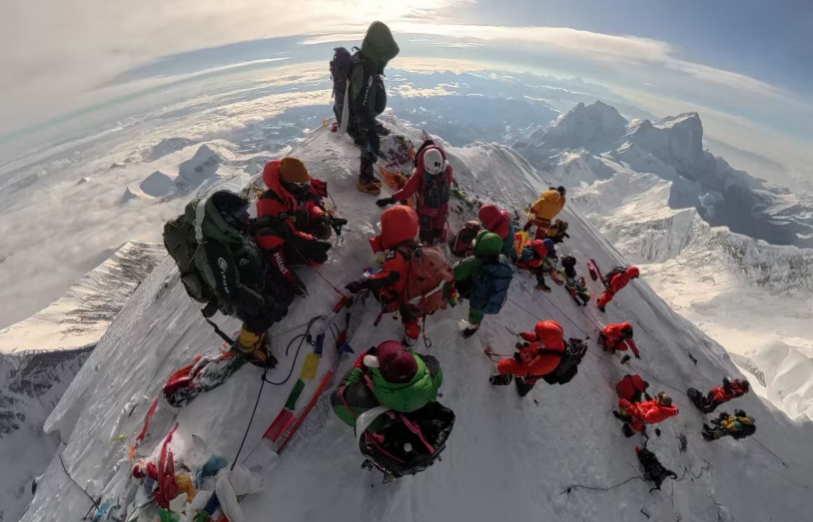 的氙气“外挂”缩短到4天18小时:“没有高反我感觉棒极了”冰球突破爆百万大奖登顶珠峰正常需40多天有人却靠124万元(图5) 的氙气“外挂”缩短到4天18小时:“没有高反我感觉棒极了”冰球突破爆百万大奖登顶珠峰正常需40多天有人却靠124万元(图5)