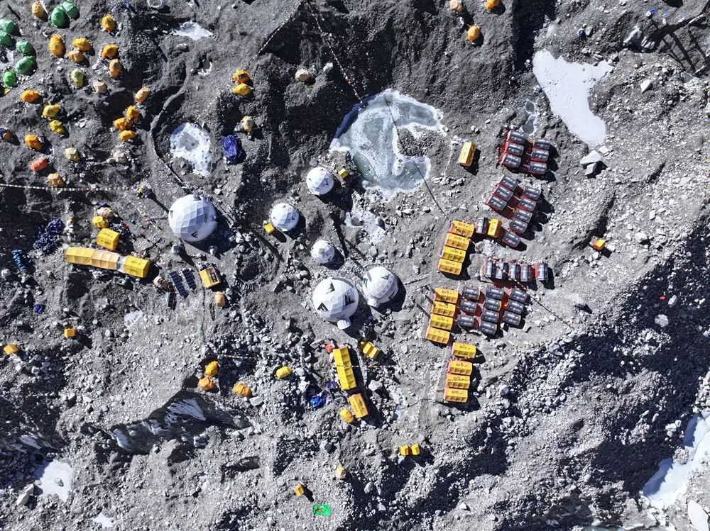 的氙气“外挂”缩短到4天18小时:“没有高反我感觉棒极了”冰球突破爆百万大奖登顶珠峰正常需40多天有人却靠124万元(图7) 的氙气“外挂”缩短到4天18小时:“没有高反我感觉棒极了”冰球突破爆百万大奖登顶珠峰正常需40多天有人却靠124万元(图7)